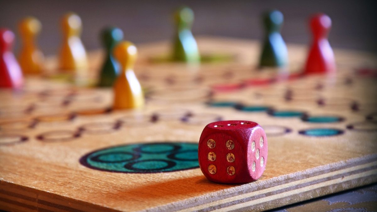Tese sobre a história e influência dos jogos de tabuleiro